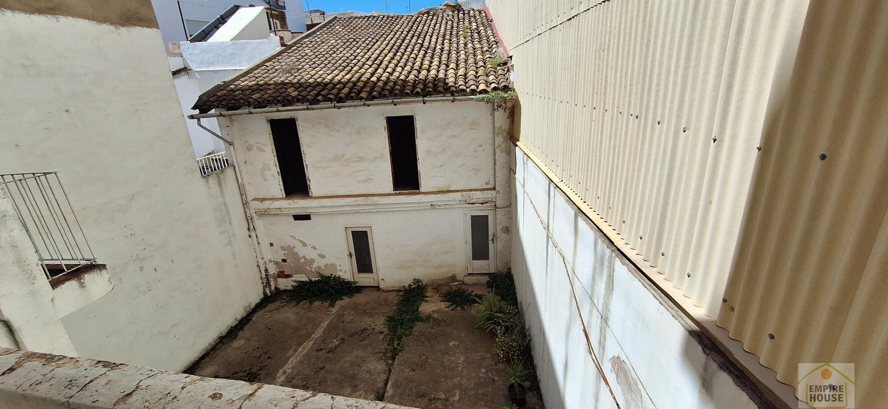 For sale of building in Algemesí