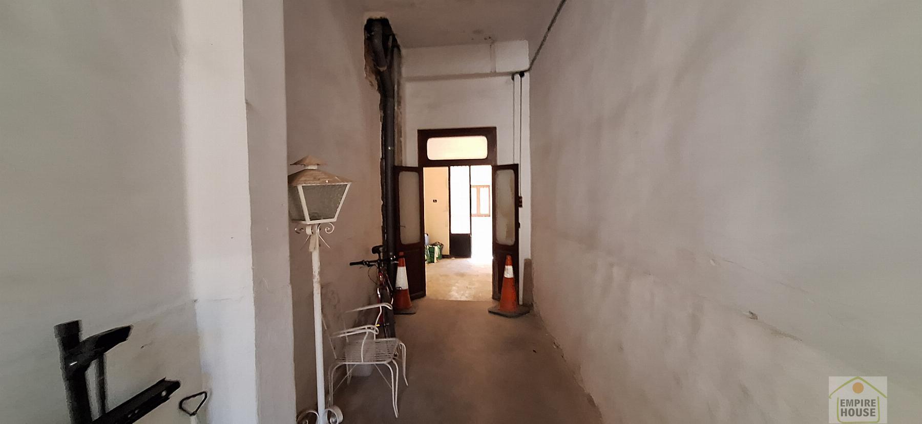 For sale of building in Algemesí