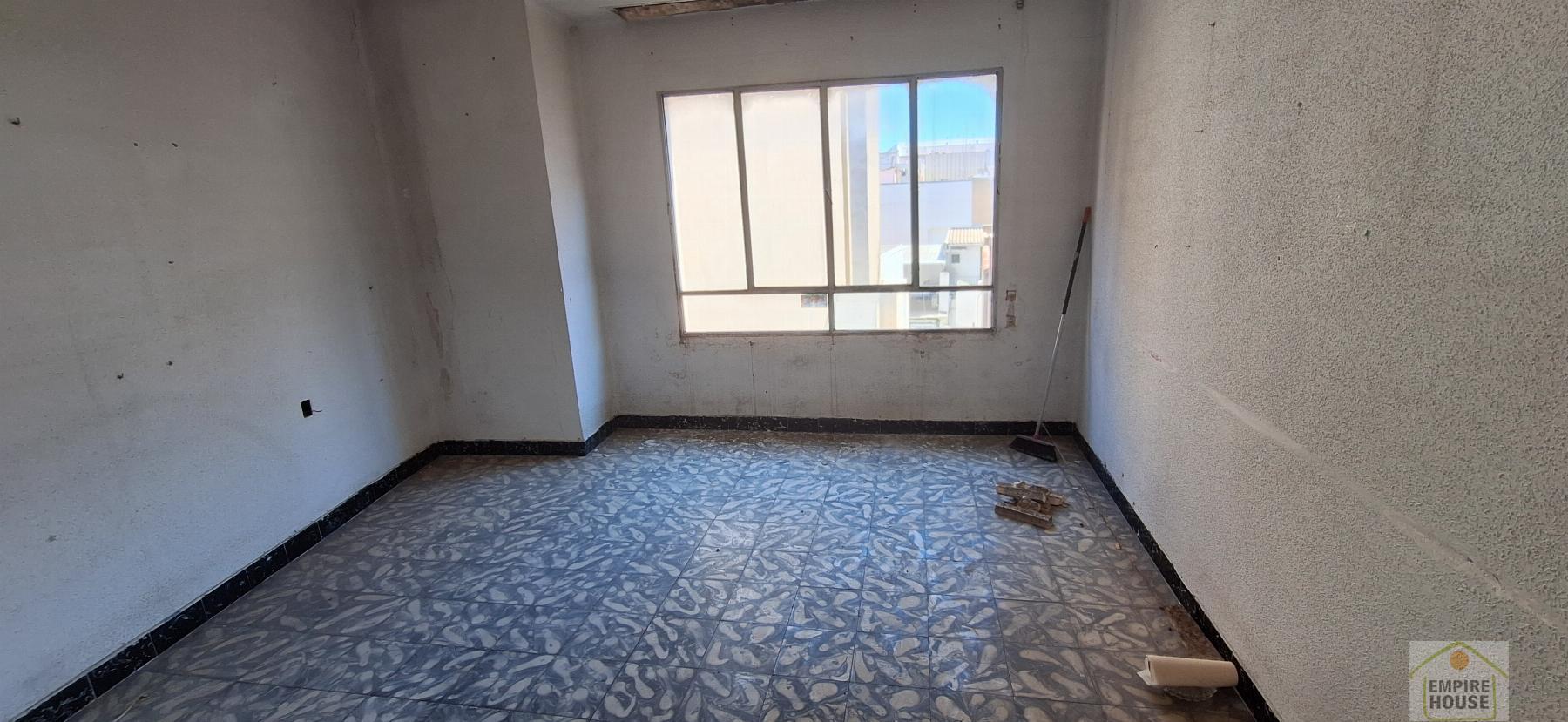 For sale of building in Algemesí