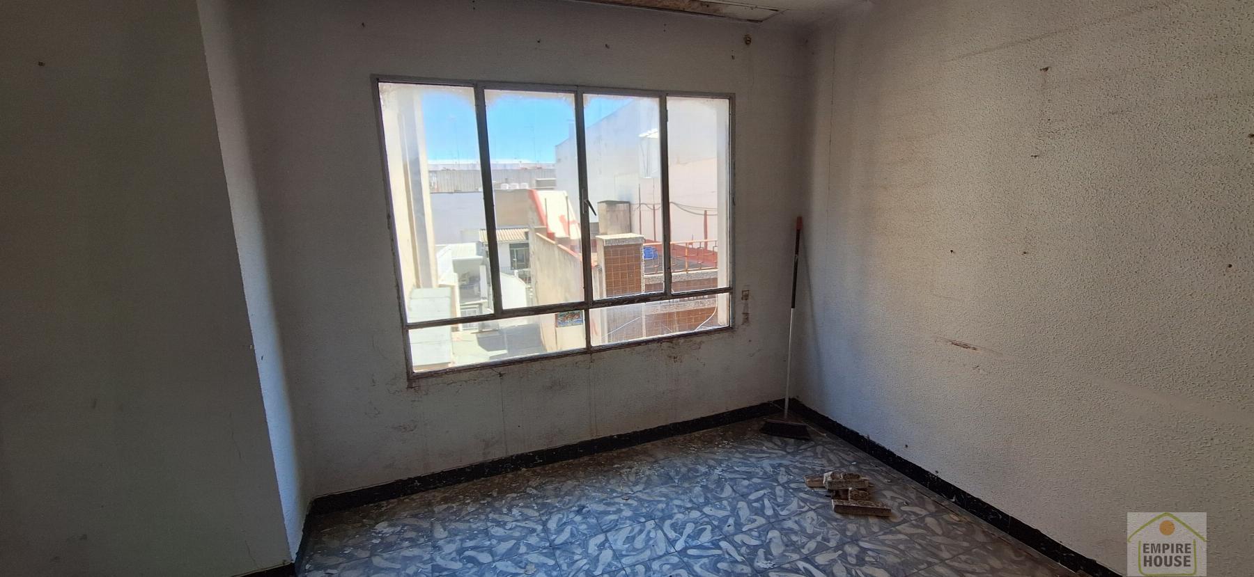 For sale of building in Algemesí