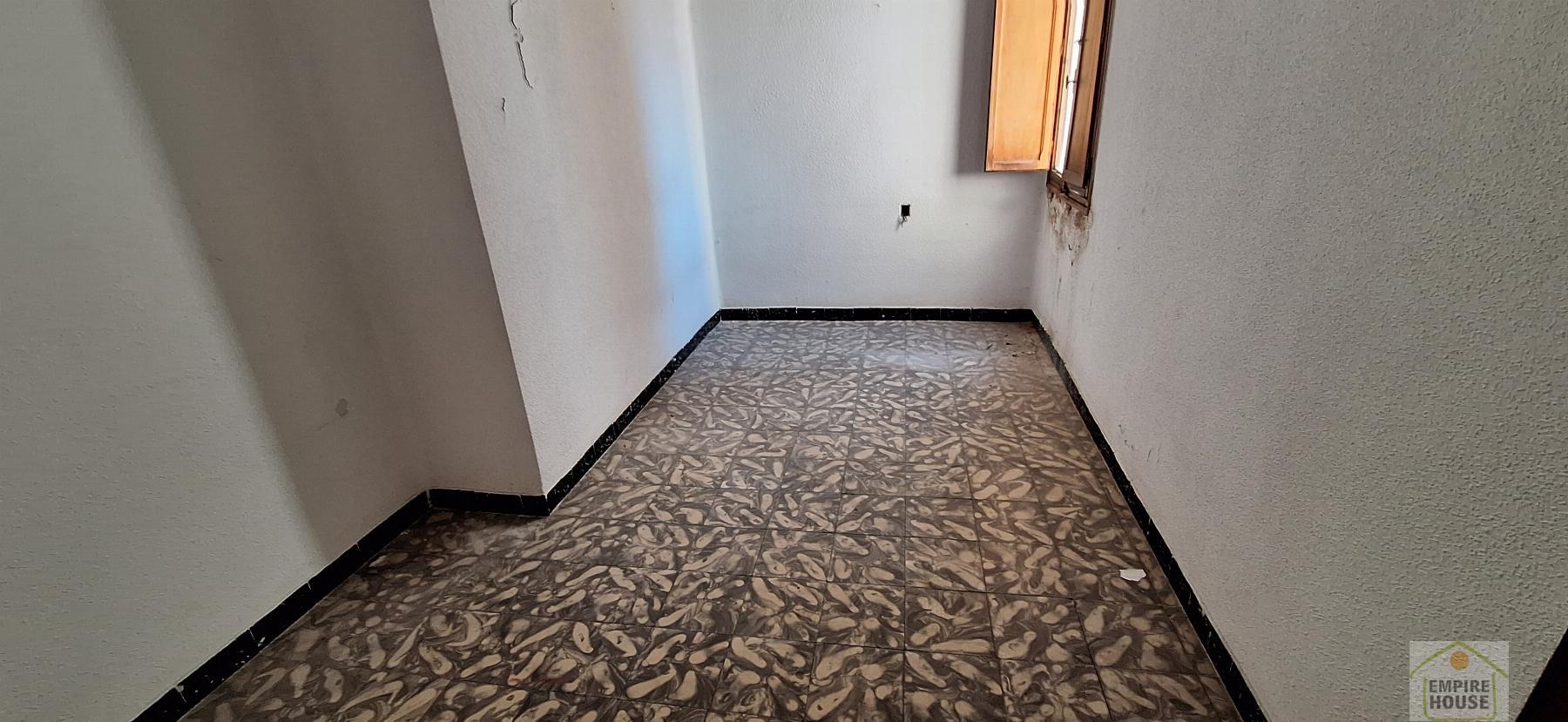 For sale of building in Algemesí