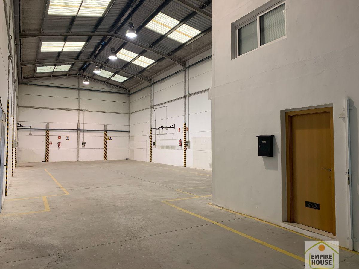 For rent of industrial plant/warehouse in Alzira