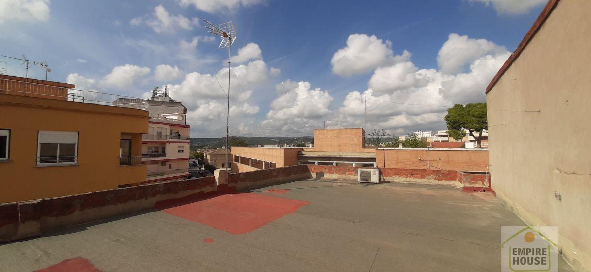 For sale of building in Alberic