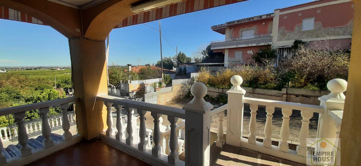 For sale of chalet in Alzira