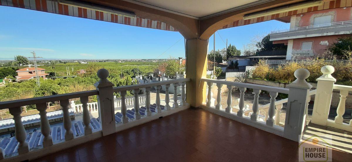 For sale of chalet in Alzira