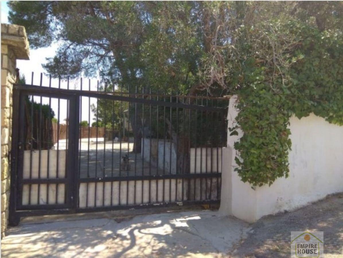 For sale of chalet in Alzira