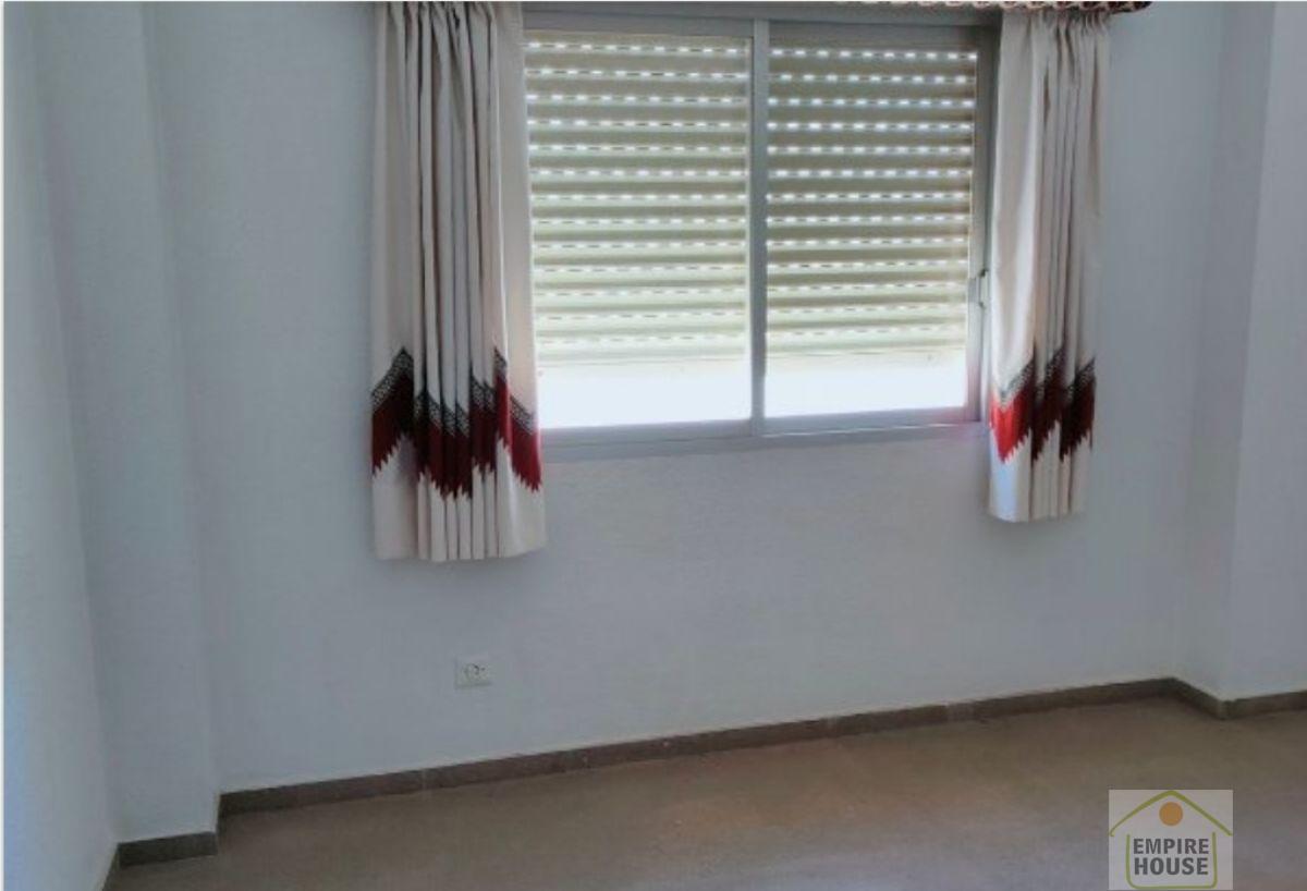 For sale of flat in Carcaixent