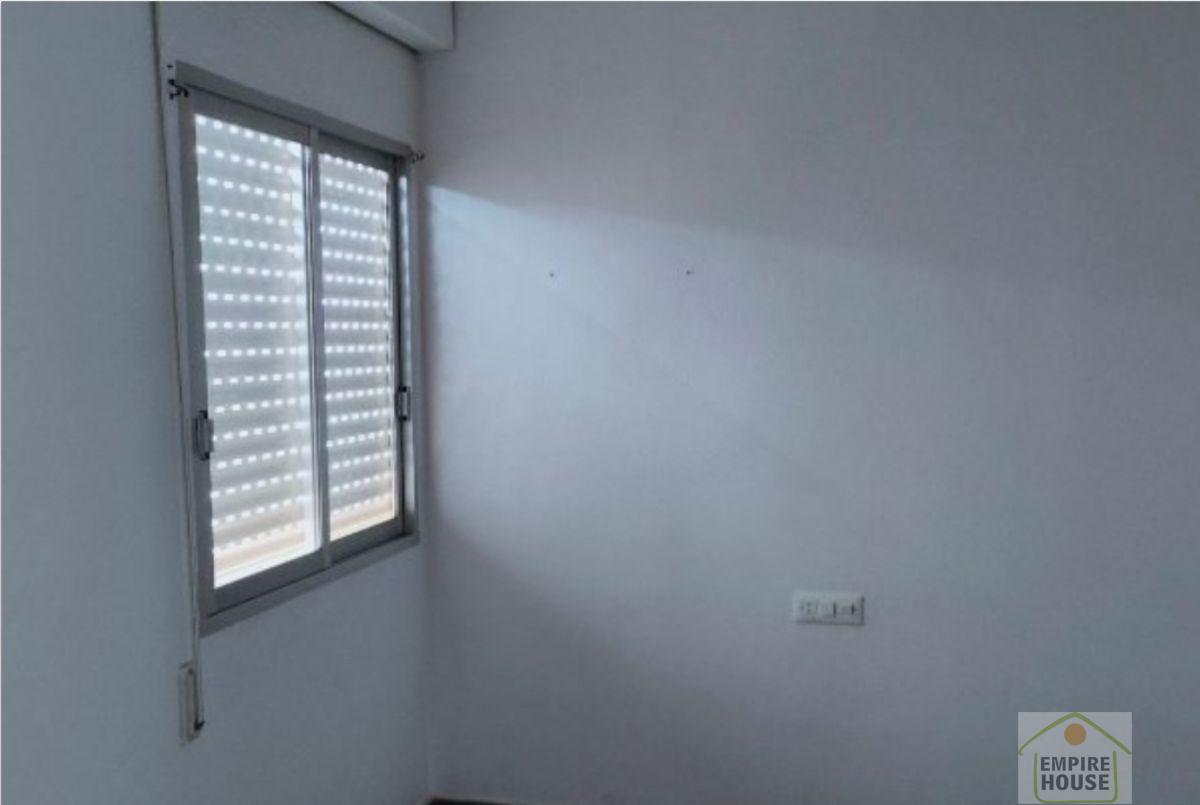 For sale of flat in Carcaixent