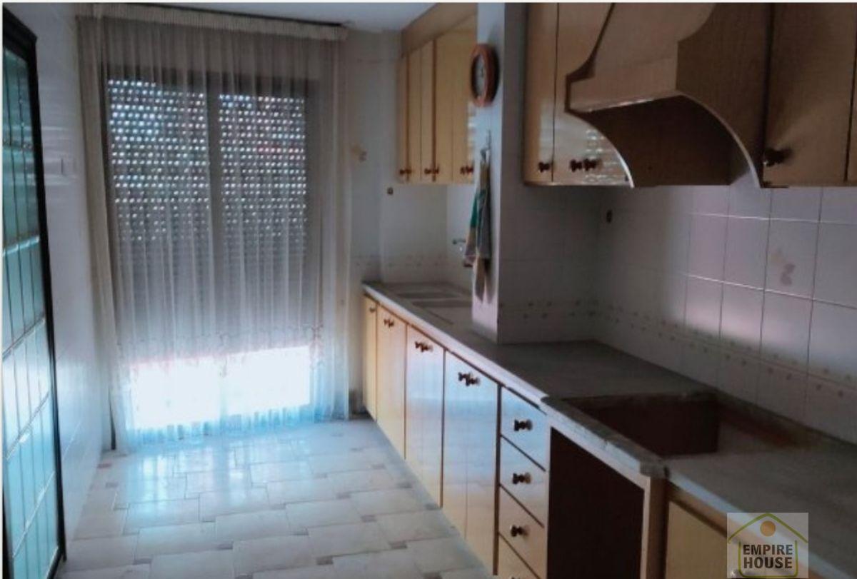 For sale of flat in Carcaixent
