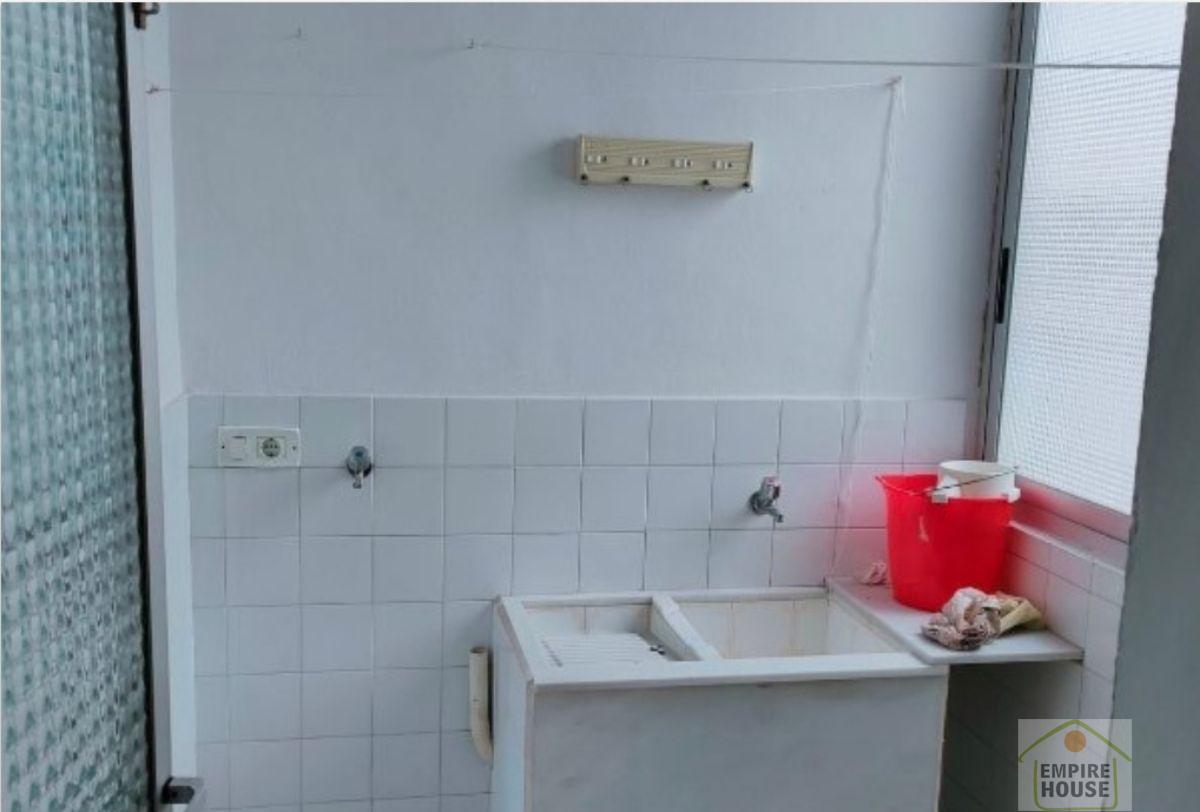 For sale of flat in Carcaixent