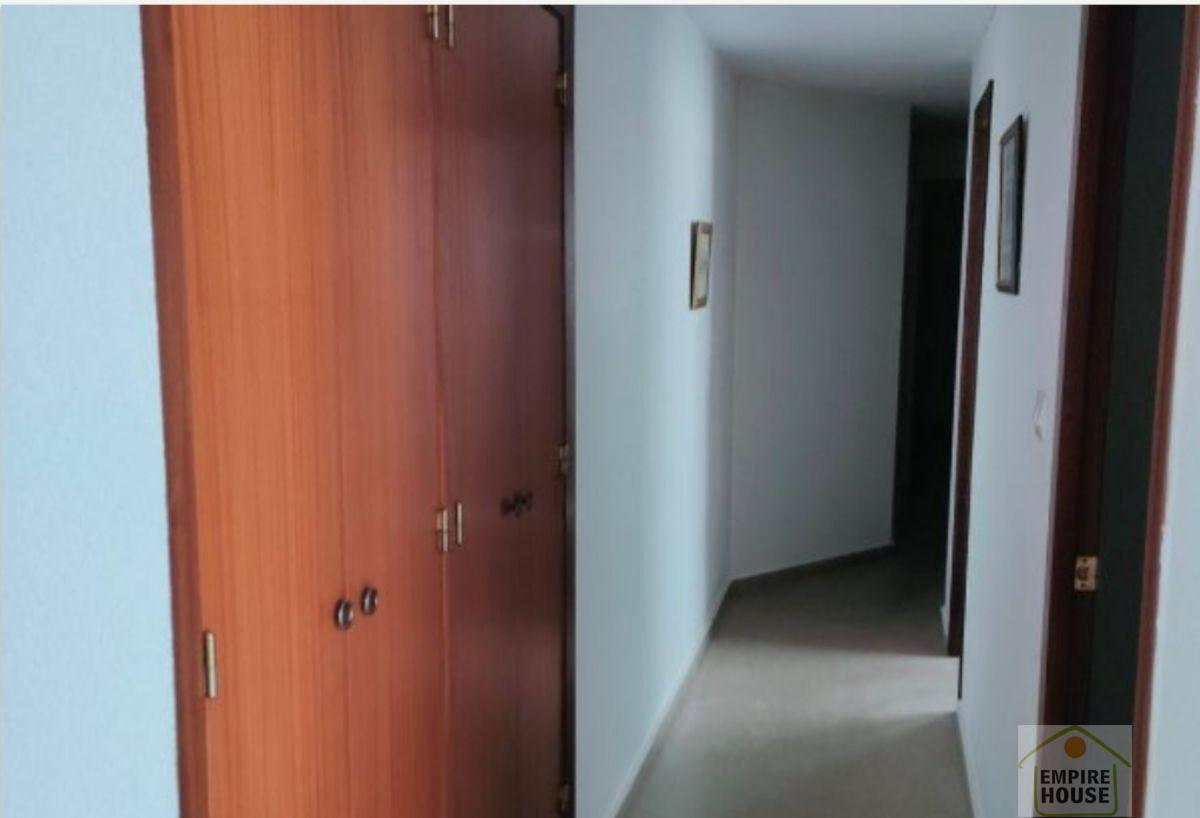 For sale of flat in Carcaixent
