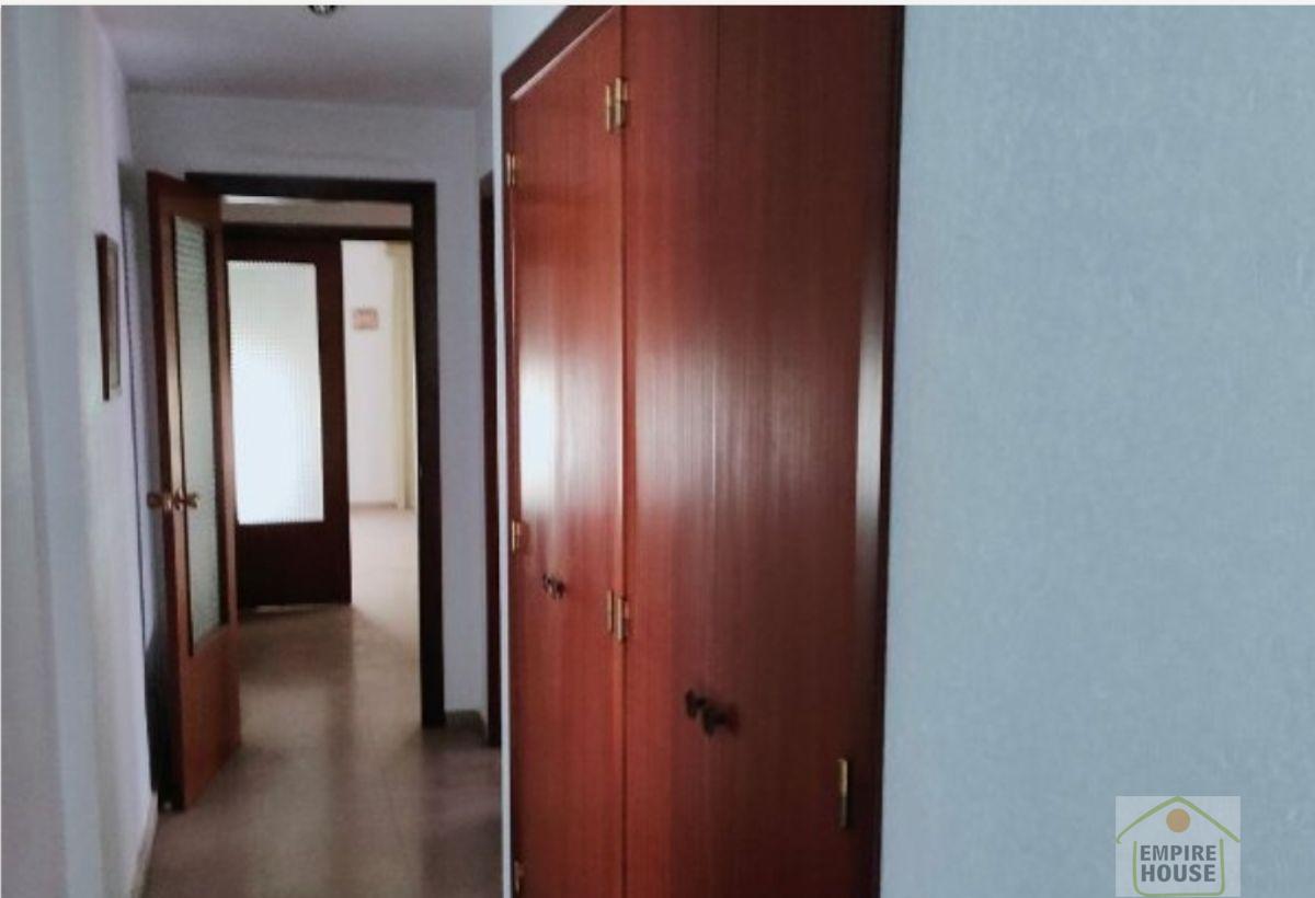 For sale of flat in Carcaixent