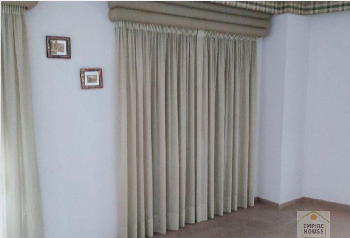 For sale of flat in Carcaixent