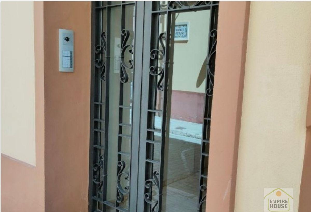 For sale of flat in Carcaixent
