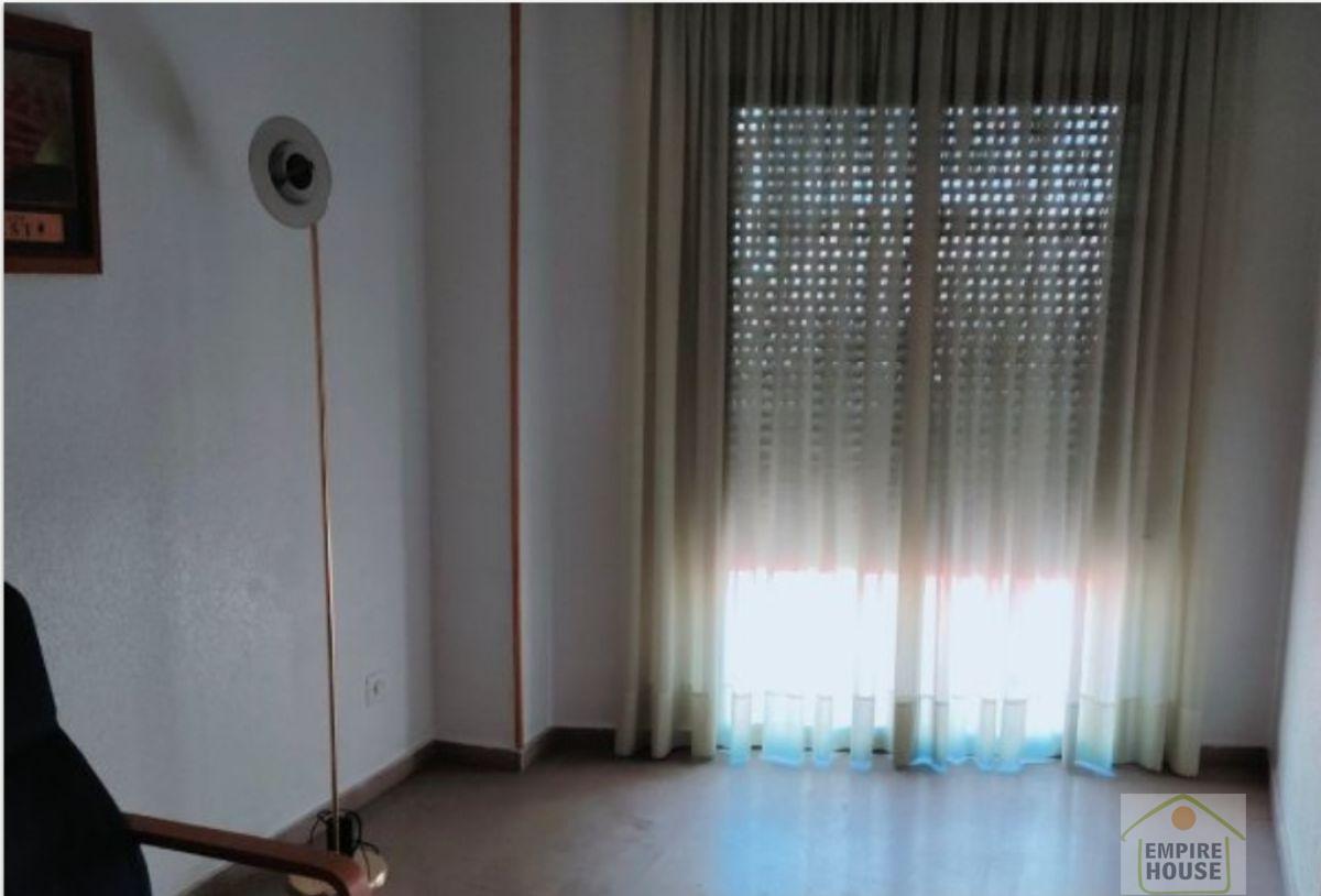 For sale of flat in Carcaixent