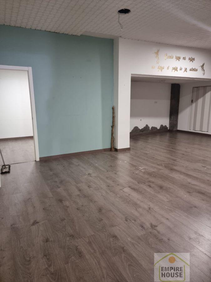 For rent of commercial in Valencia