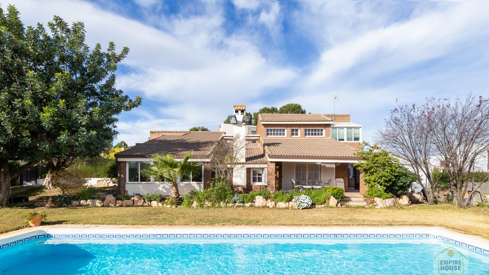 For rent of chalet in Chiva