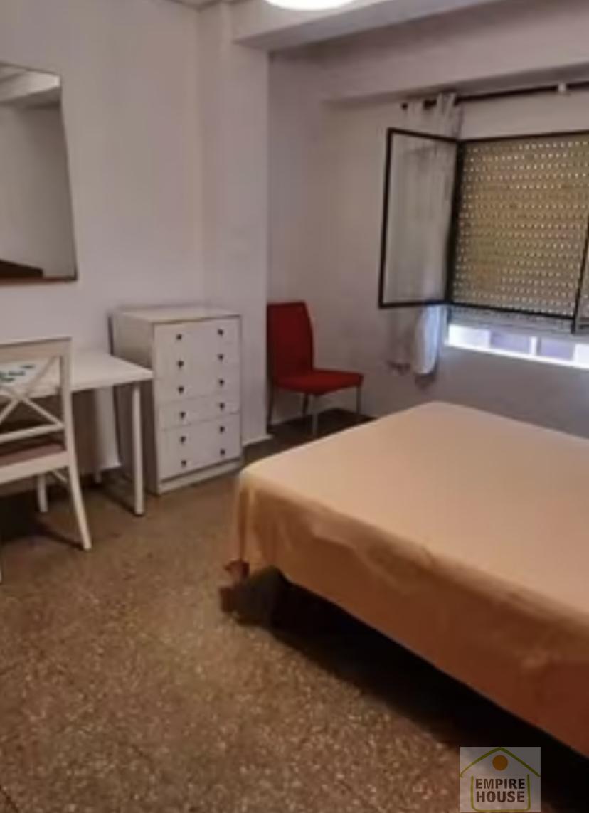 For sale of flat in Valencia