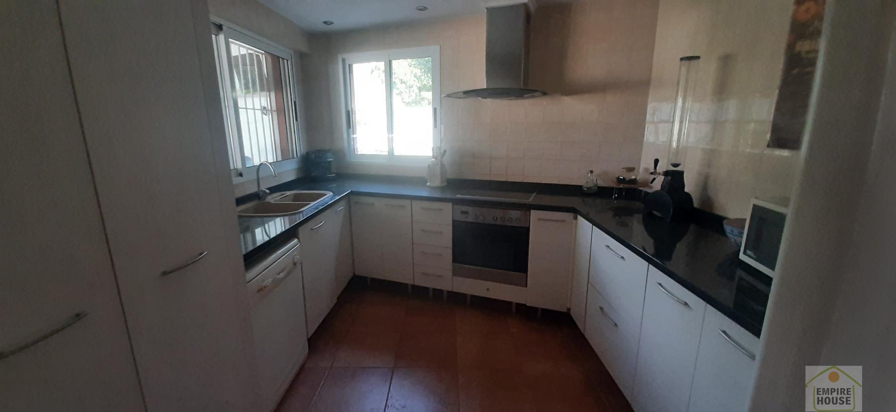 For sale of chalet in Alzira
