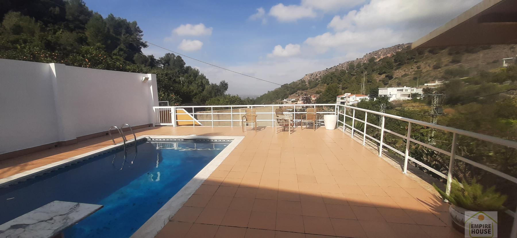 For sale of chalet in Alzira