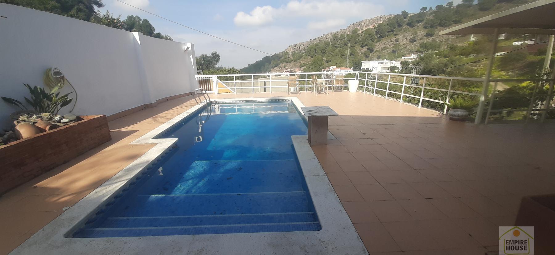 For sale of chalet in Alzira