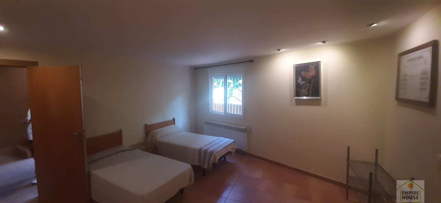 For sale of chalet in Alzira