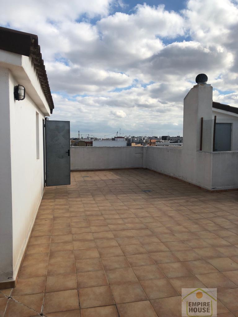 For rent of penthouse in Paterna