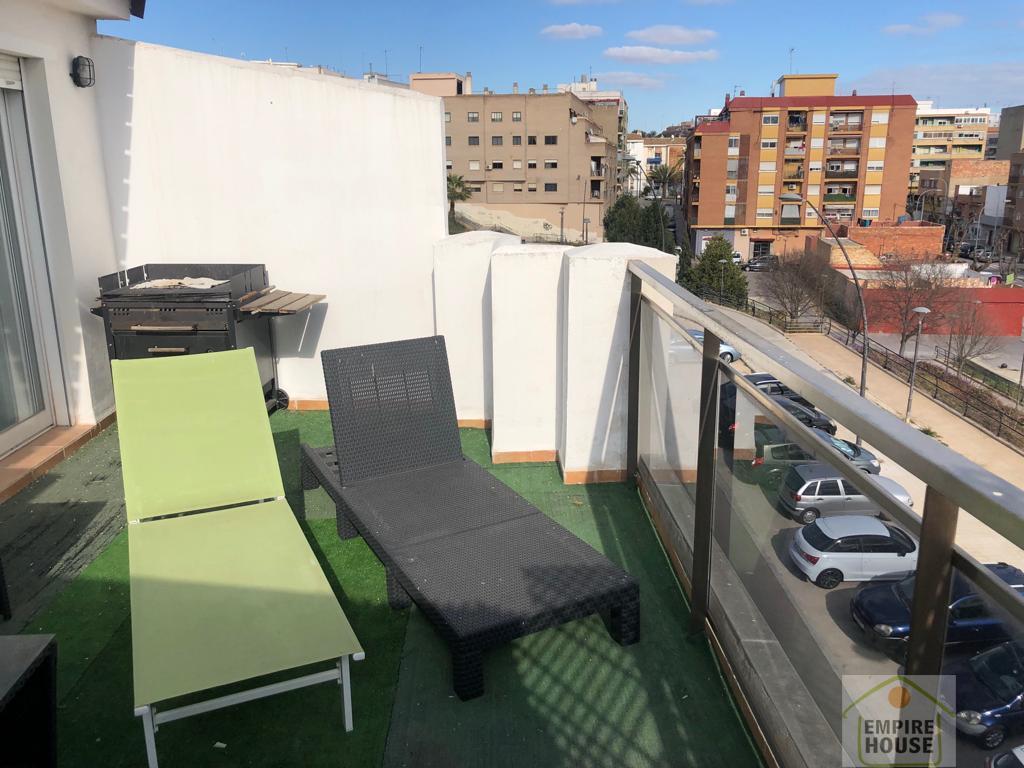 For rent of penthouse in Paterna