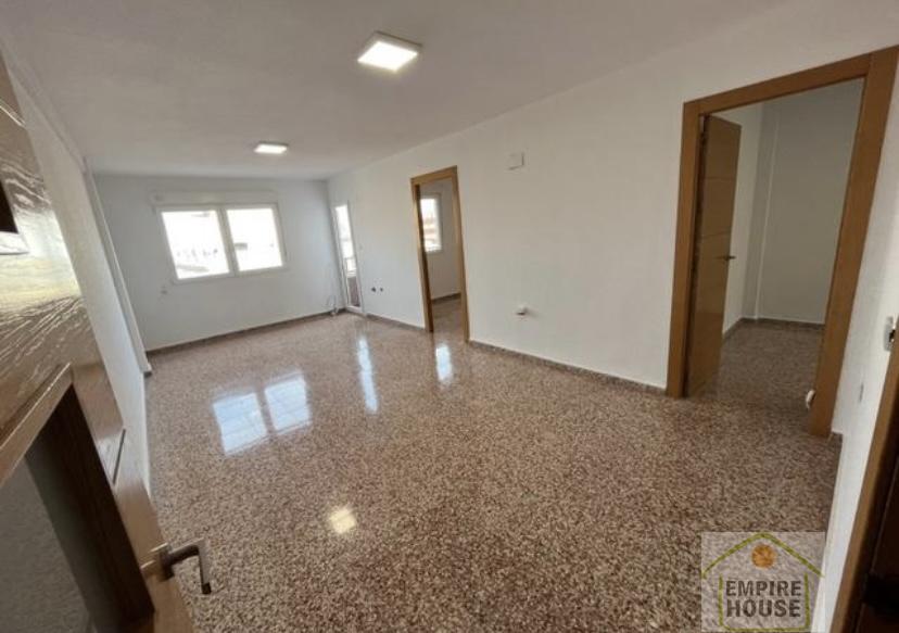 For rent of flat in La Pobla de Vallbona