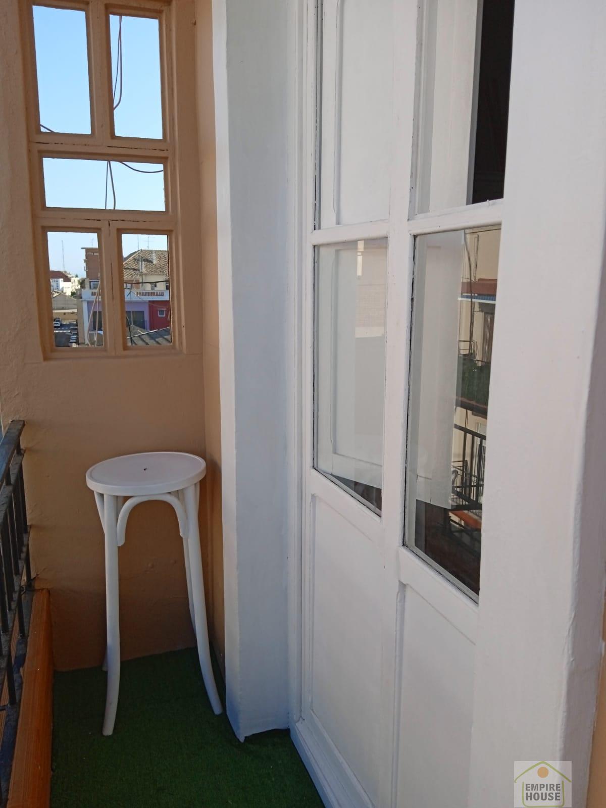 For rent of flat in Valencia