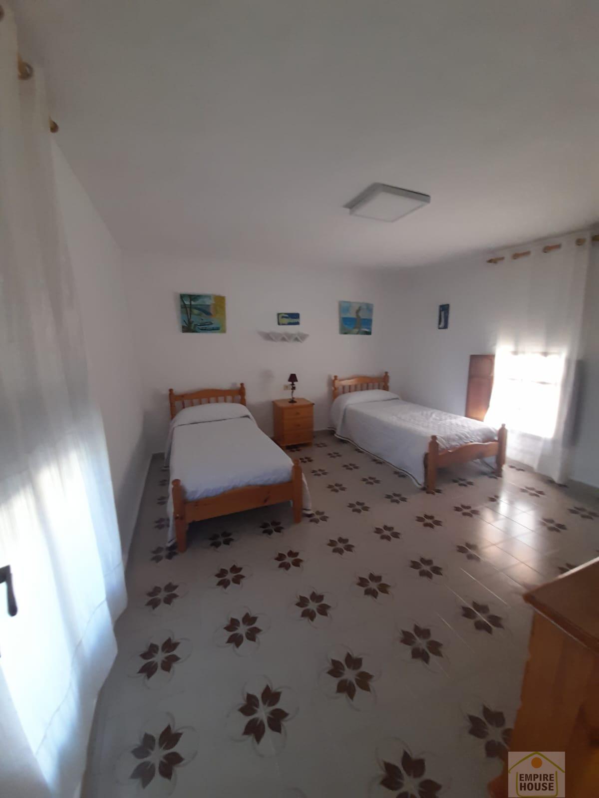 For sale of chalet in Xàtiva