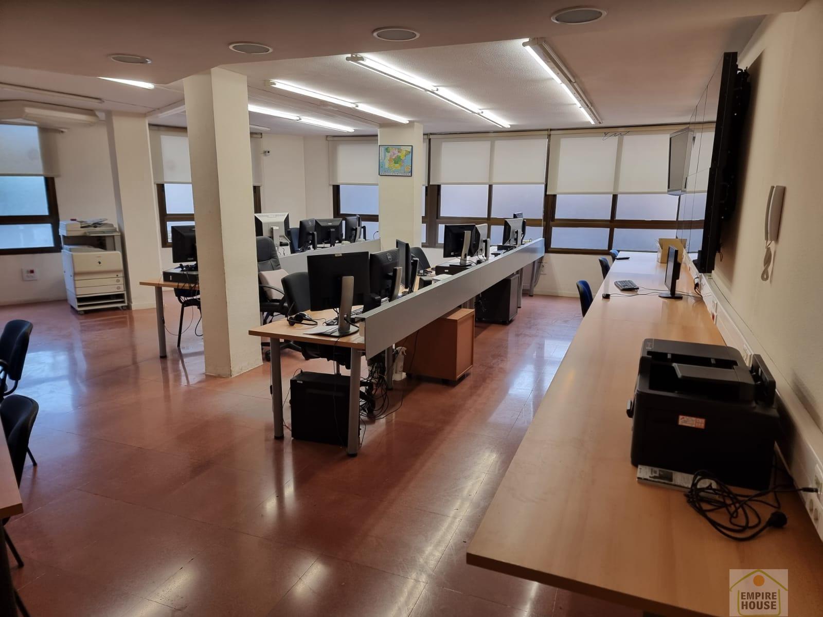 For rent of office in Valencia