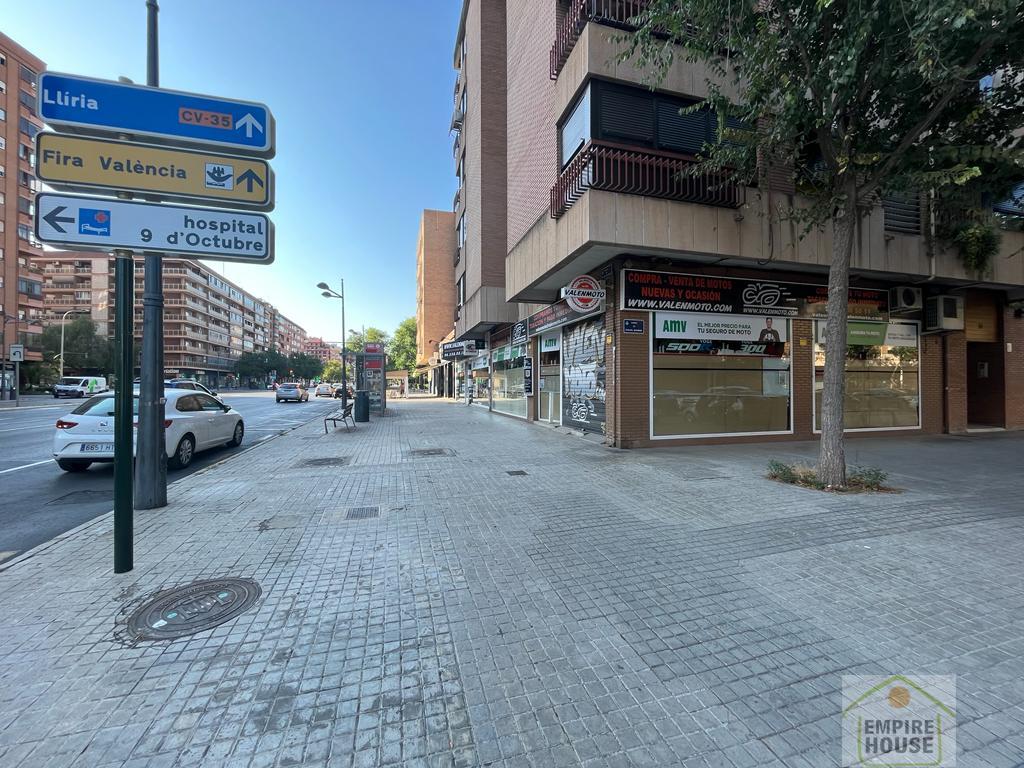 For rent of commercial in Valencia
