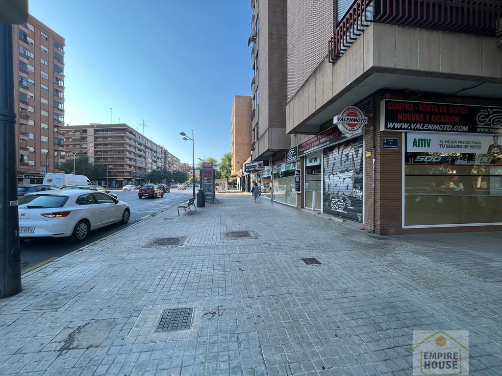 For rent of commercial in Valencia