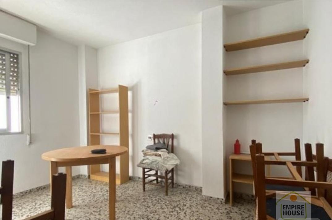 For sale of flat in Carcaixent