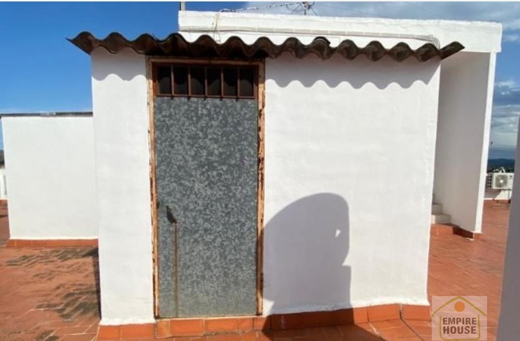 For sale of flat in Carcaixent