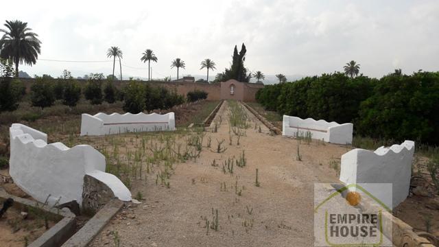 For sale of chalet in Alzira