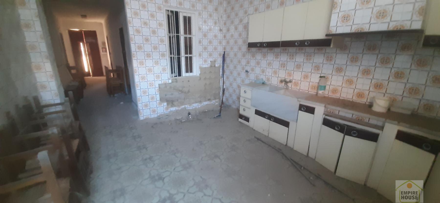 For sale of house in Valencia