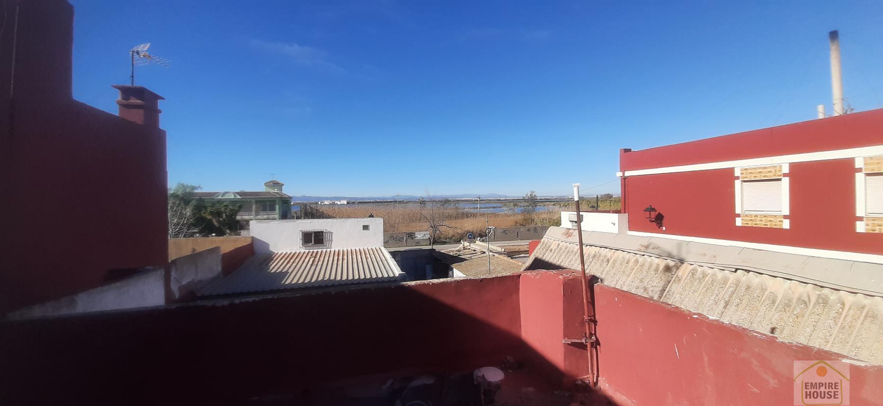 For sale of house in Valencia
