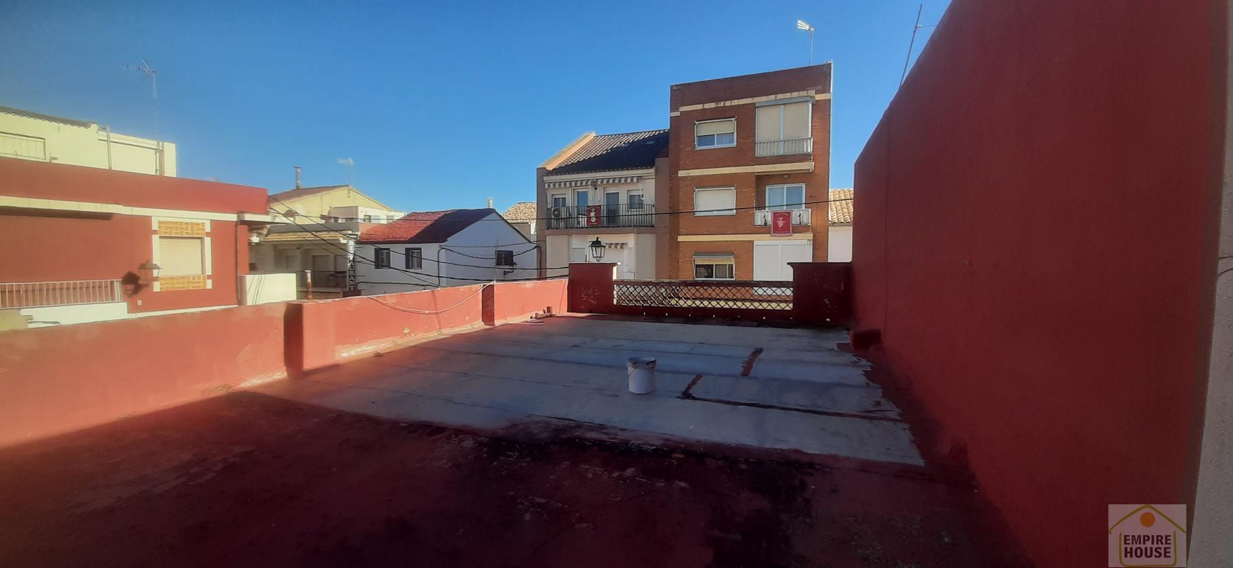 For sale of house in Valencia