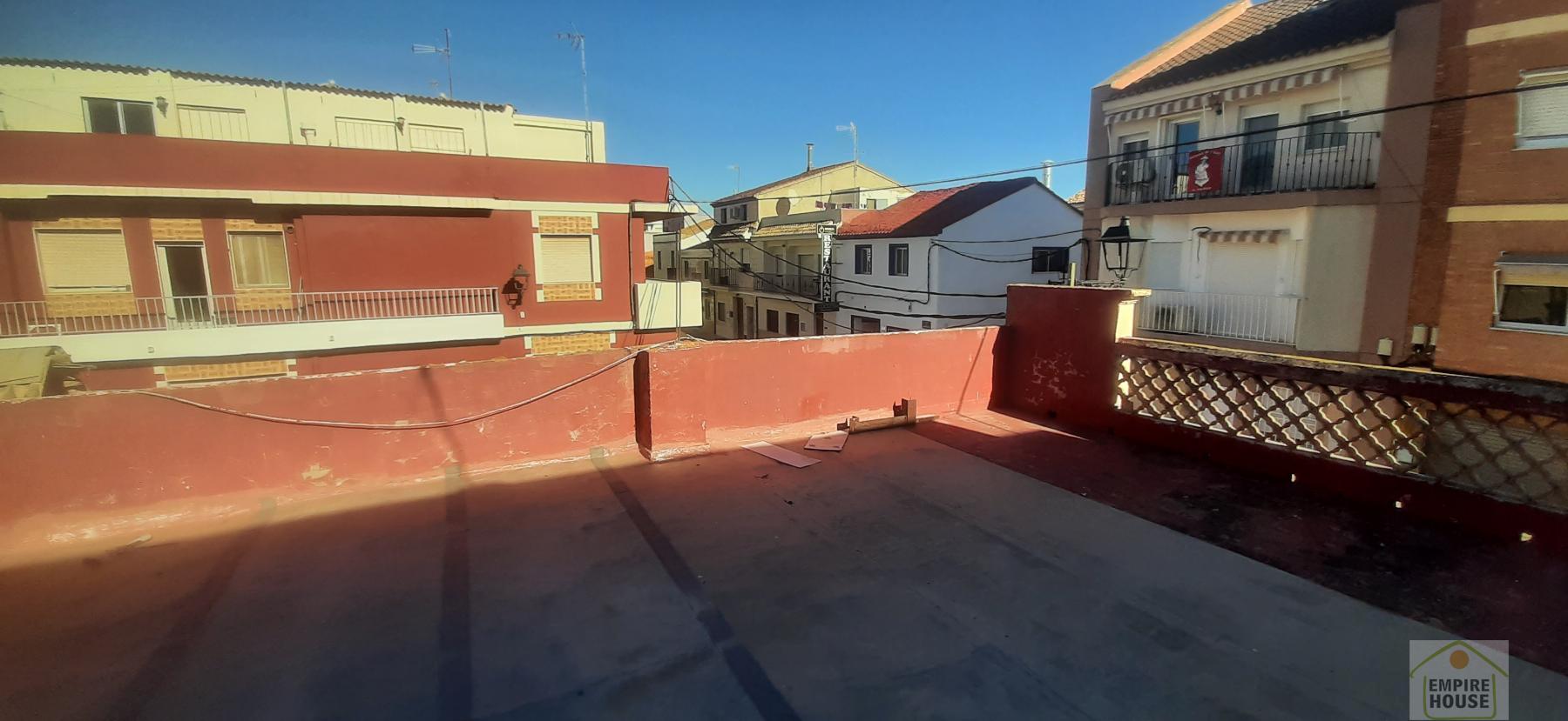 For sale of house in Valencia