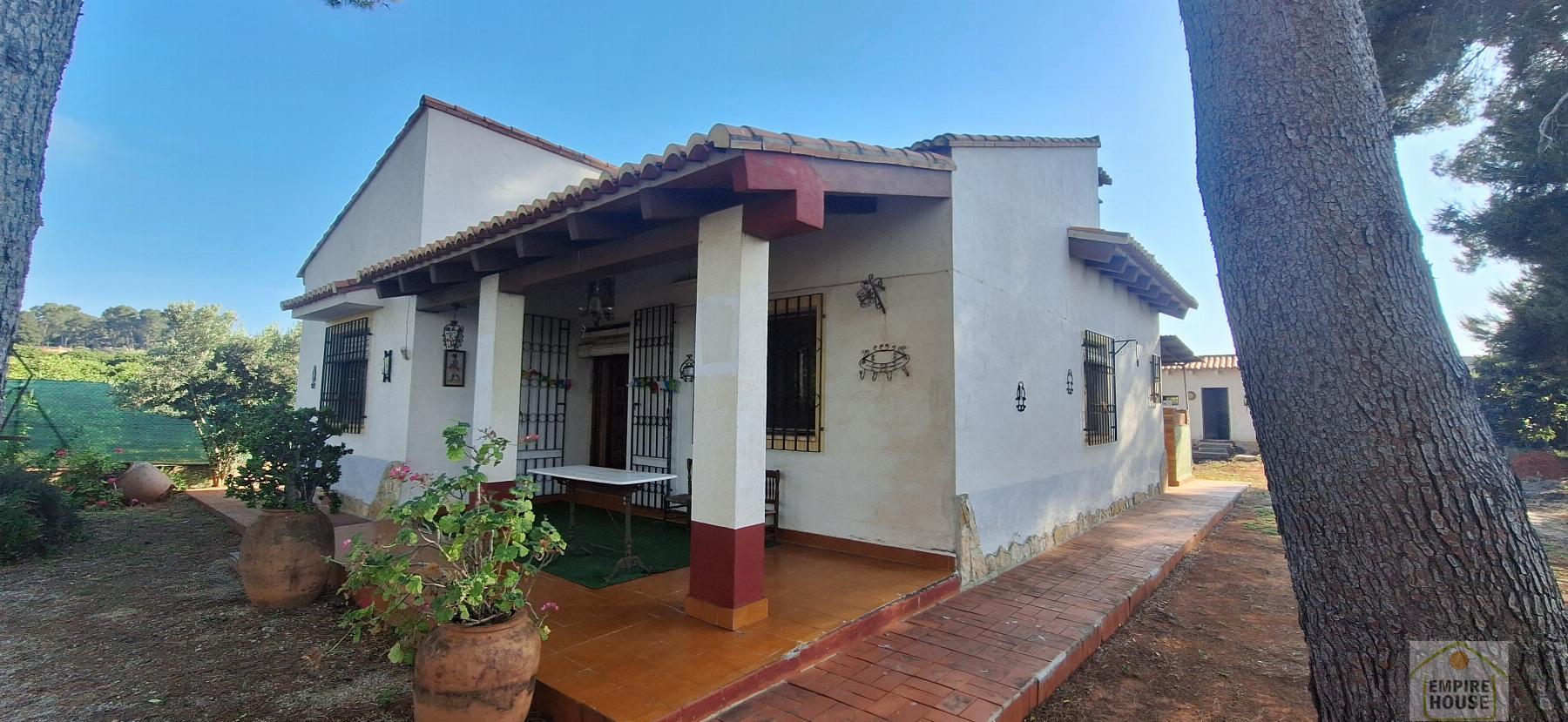 For sale of chalet in Villanueva de Castellón