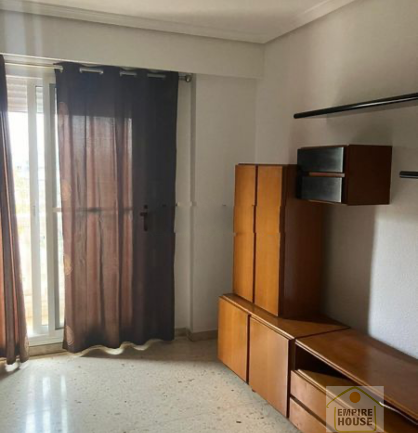 For rent of flat in Paterna