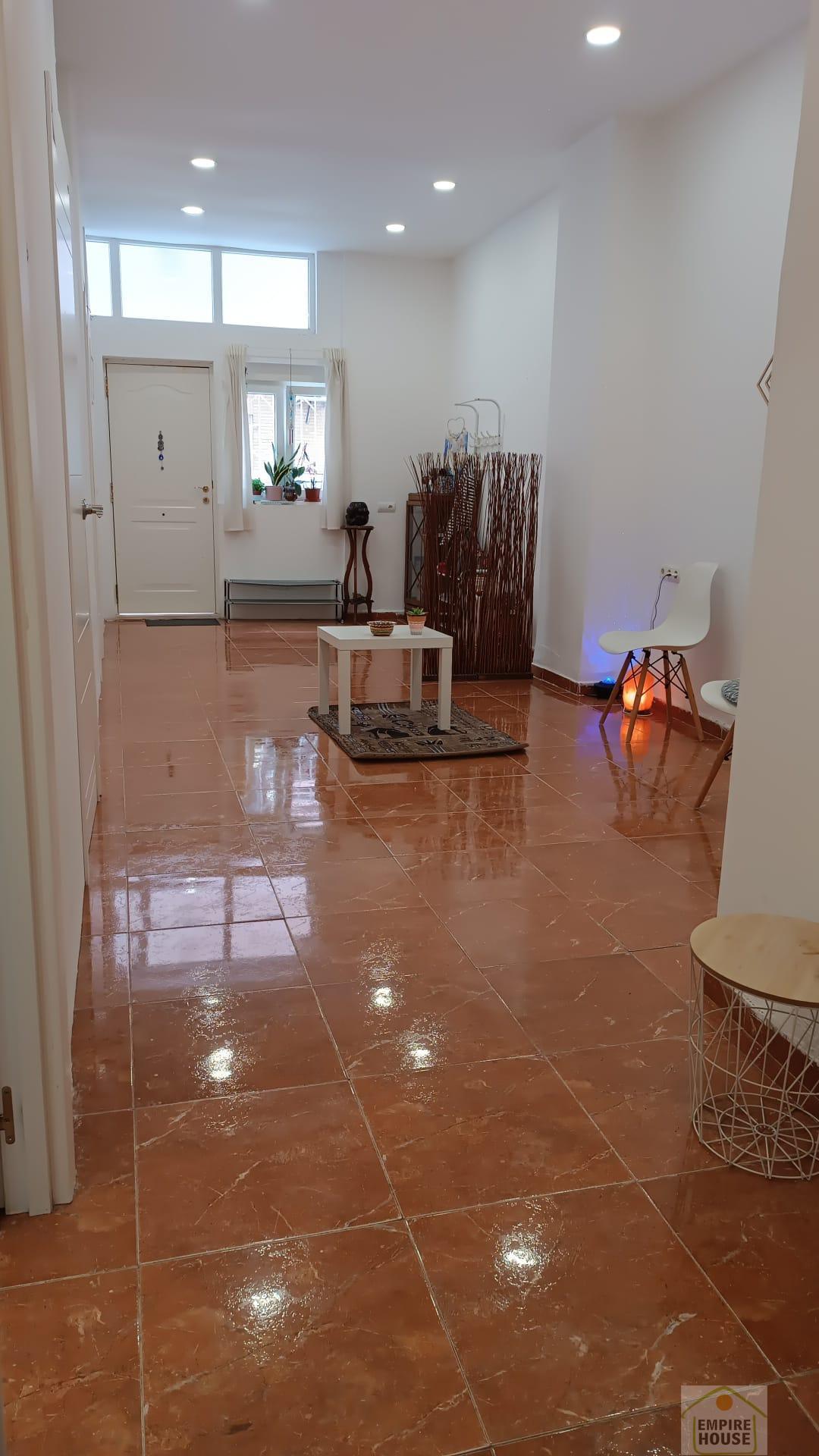 For sale of flat in Torrent