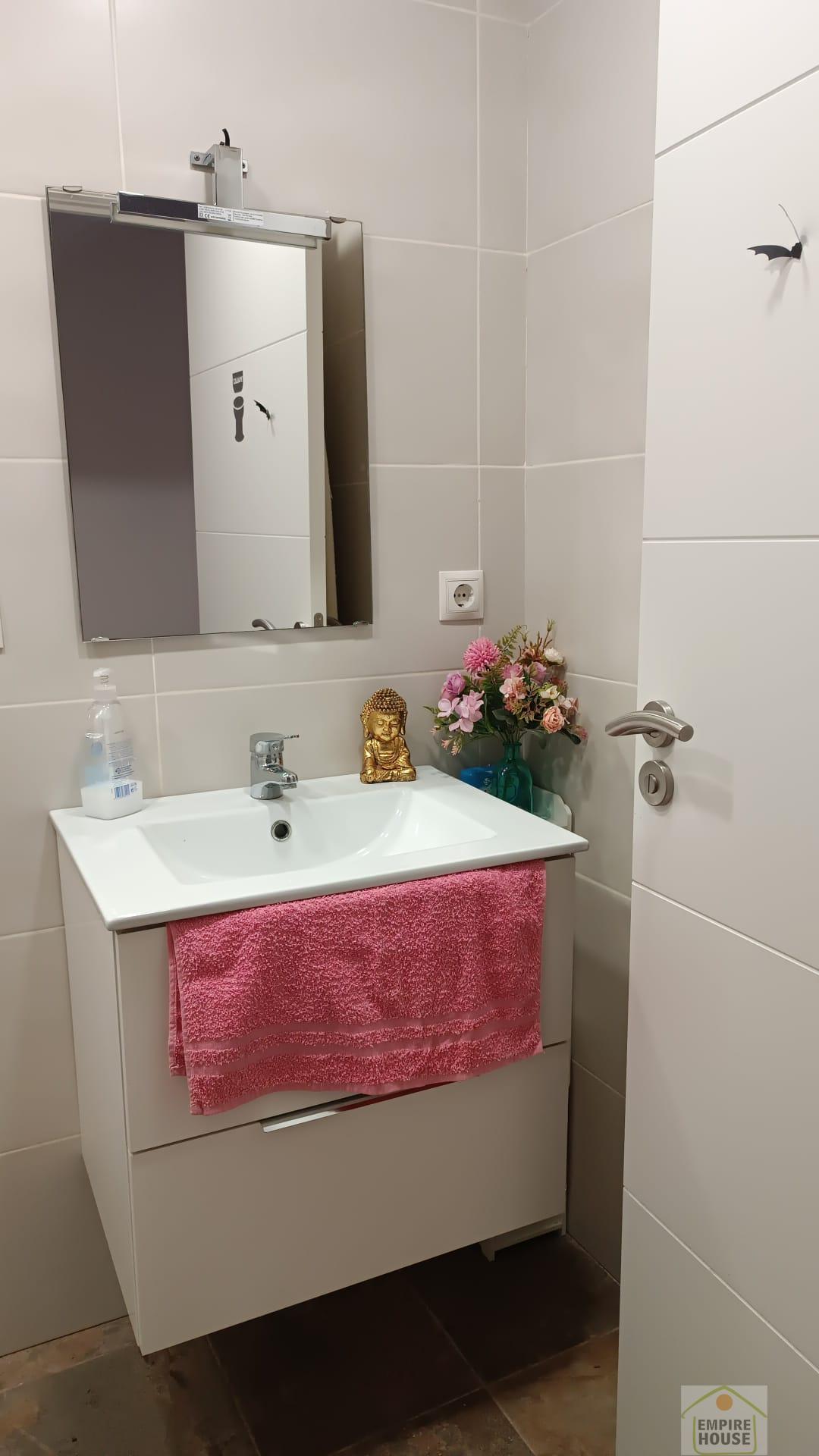 For sale of flat in Torrent