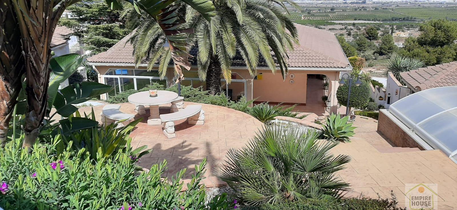 For sale of chalet in Chiva