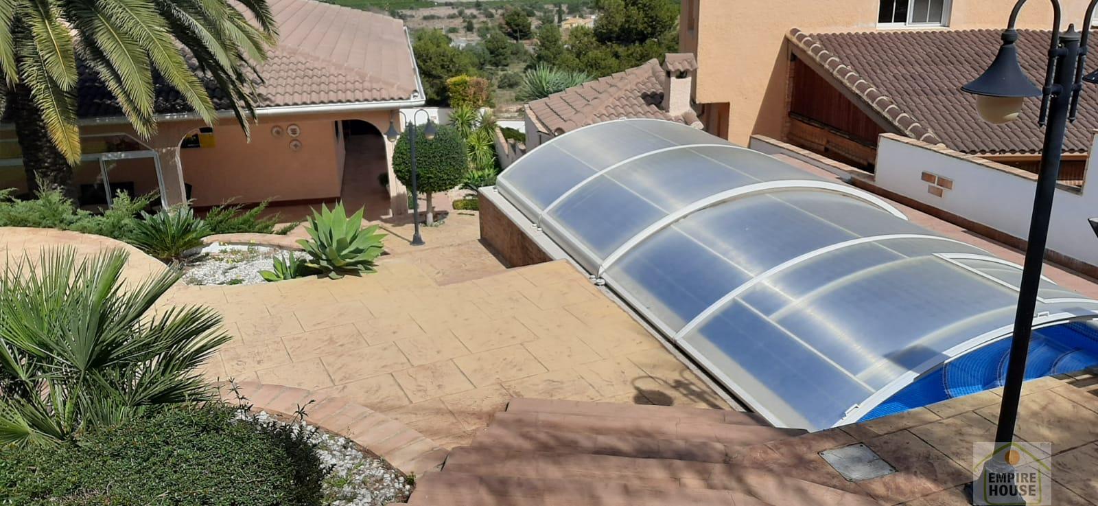 For sale of chalet in Chiva