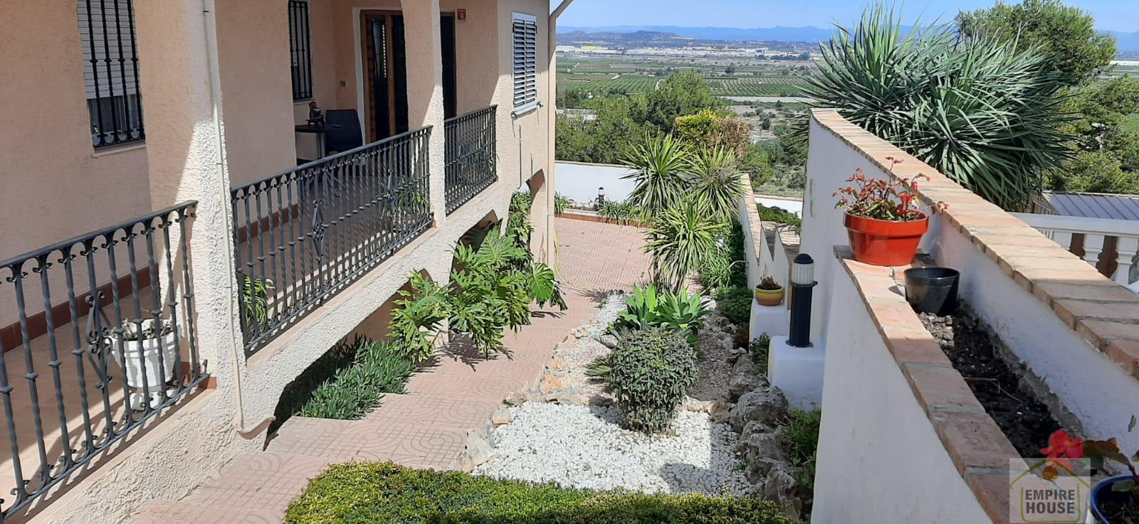 For sale of chalet in Chiva