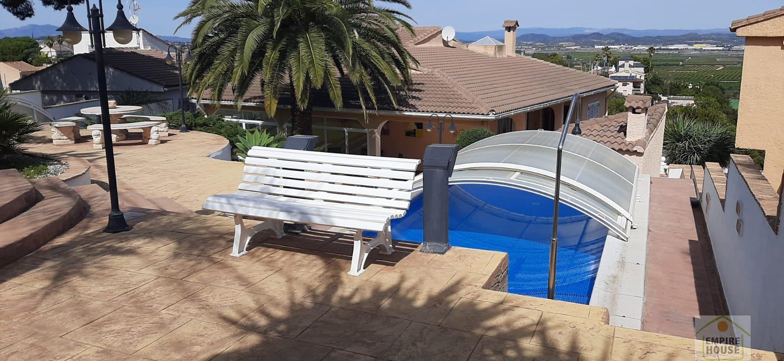 For sale of chalet in Chiva