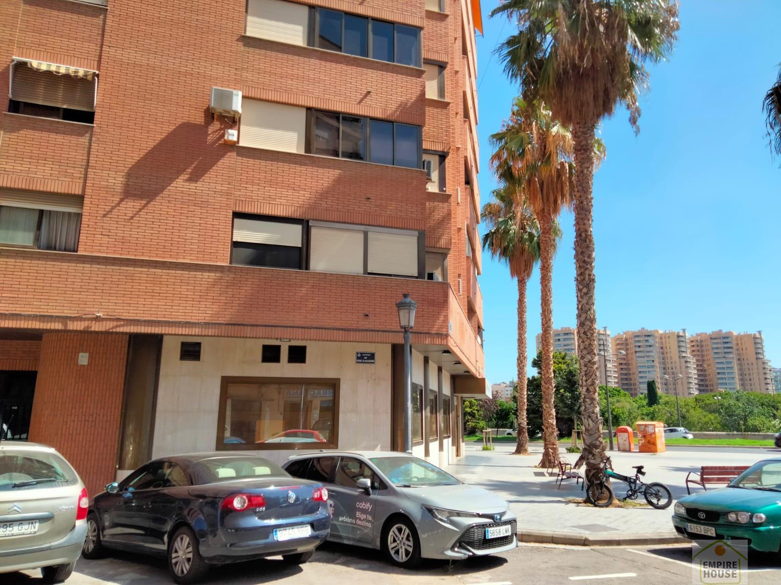 For sale of flat in Valencia